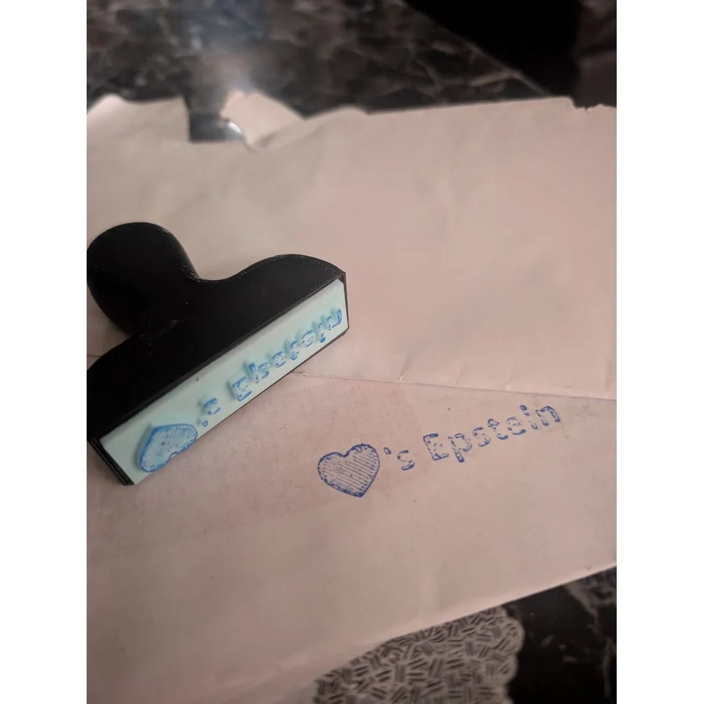 3D модель Штамп 'Трамп любит деньги Эпштейна' - фото 1