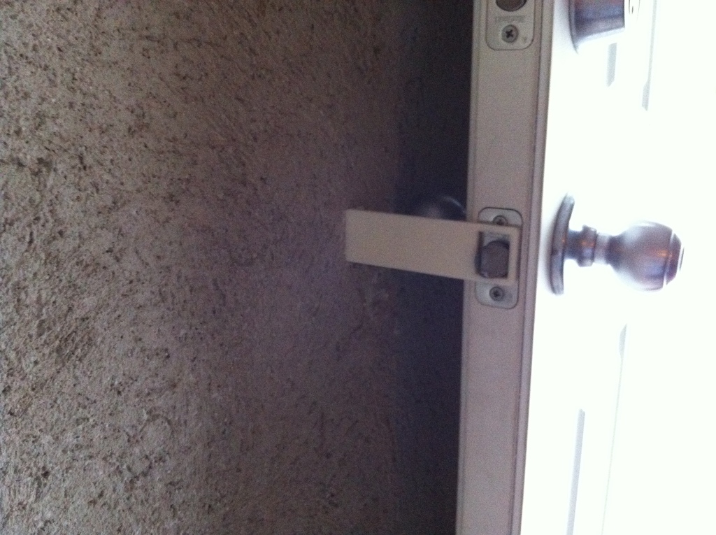 Дверной засов для гаража