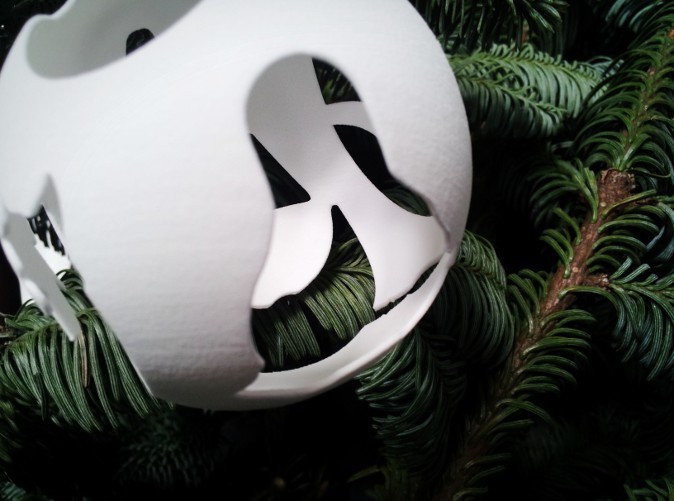 Открытая рождественская игрушка