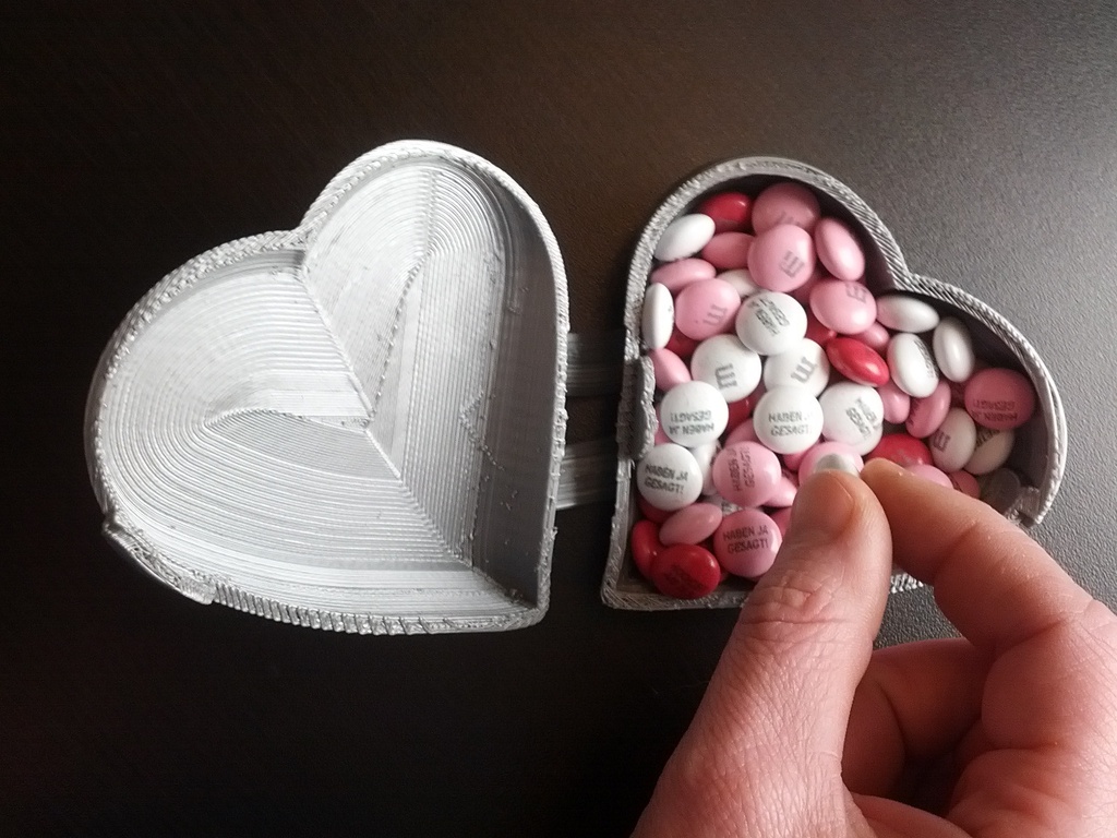 Сердечная коробка для подарков