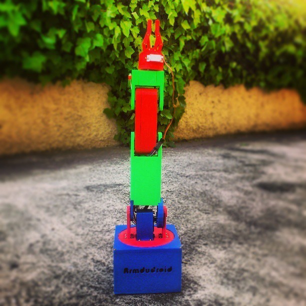 Роботизированная рука Armdudroid на Arduino и Android