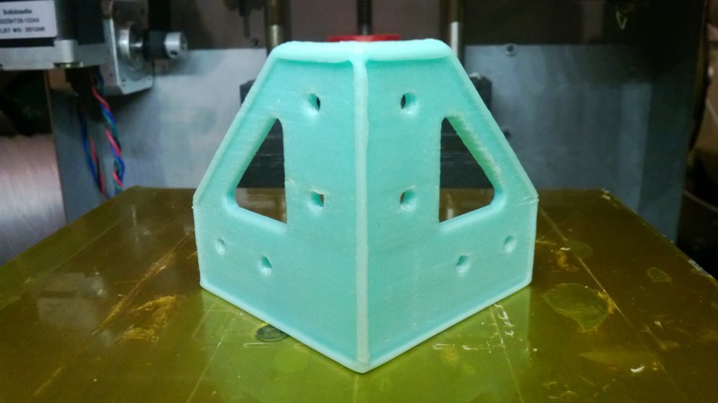 Уголковое крепление Open Beam