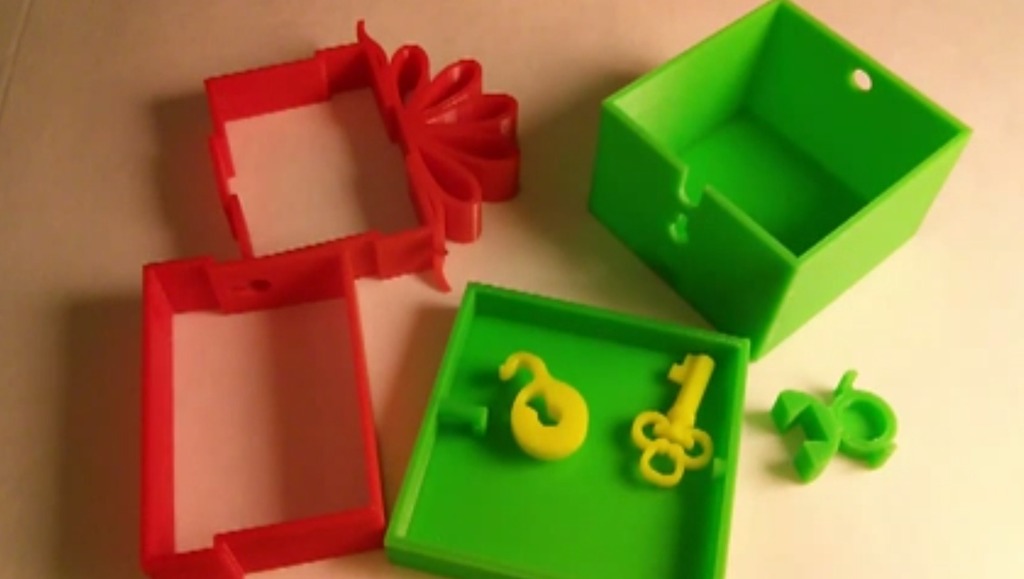 Запираемый новогодний Ornament