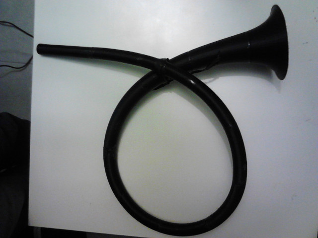 Тромпет Bb3 в форме овала и рыбы