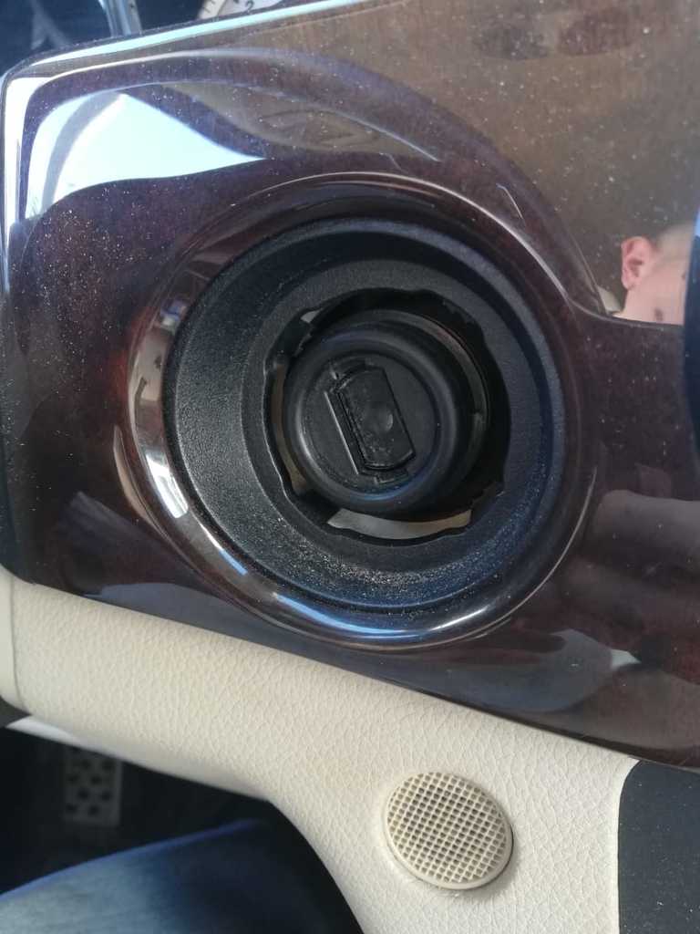 Инструмент для снятия декоративной рамы ключа зажигания Mercedes Benz