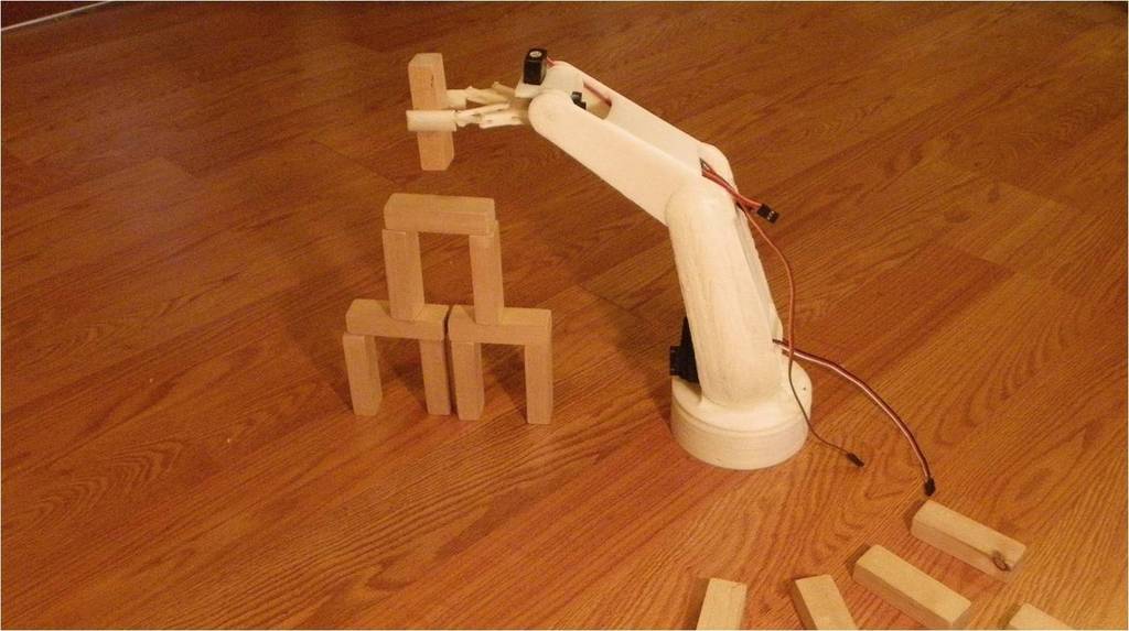 Роботизированная рука AURA