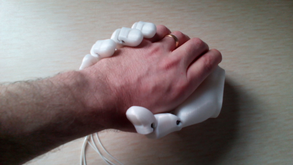 Гибкая 3D-модель руки Flexy-Hand