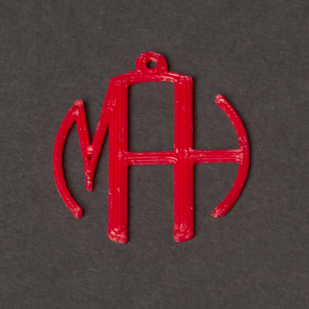 Персонализированный кулон с монограммой