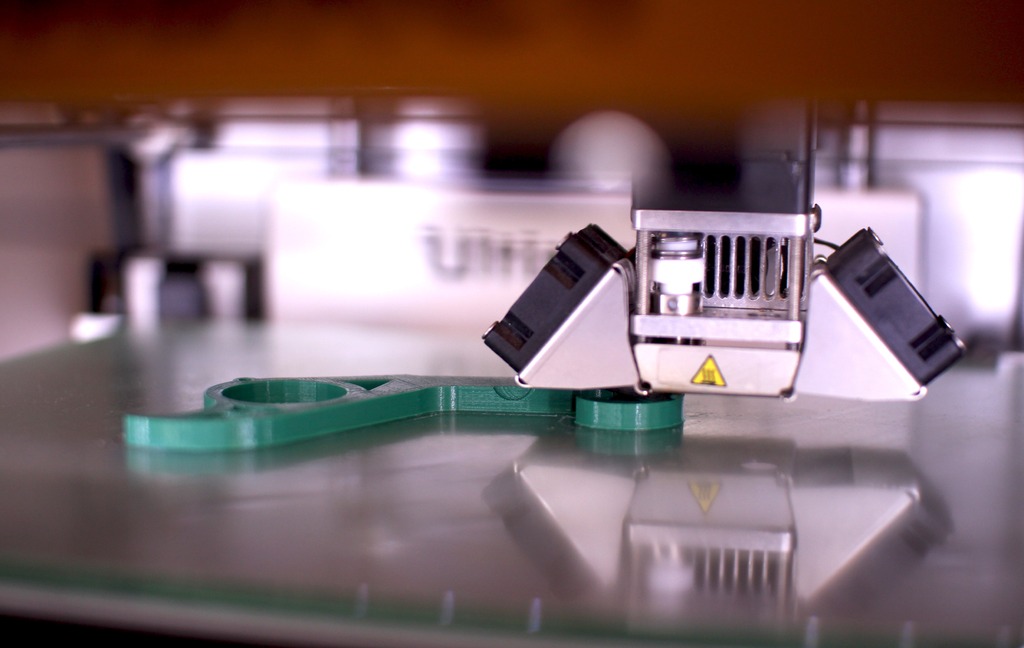 Умный одноручный открыватель бутылок