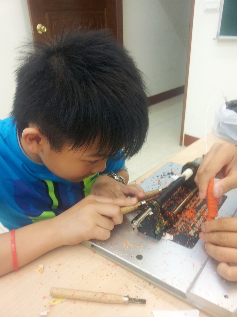 Латhe для мелков - Crayon Lathe 2