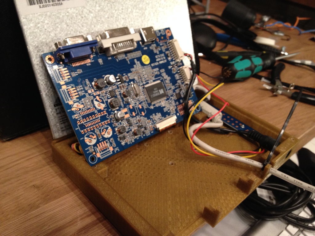 Корпус для 7-дюймового сенсорного монитора LS-7T