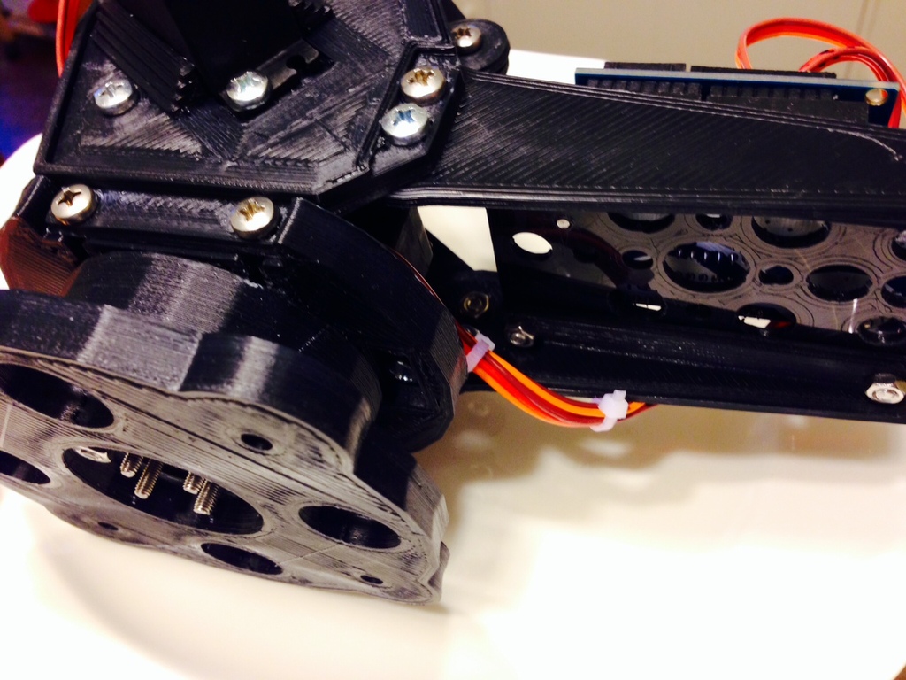 Lite Arm - Открытый 3D-принтованный роботизированный манипулятор