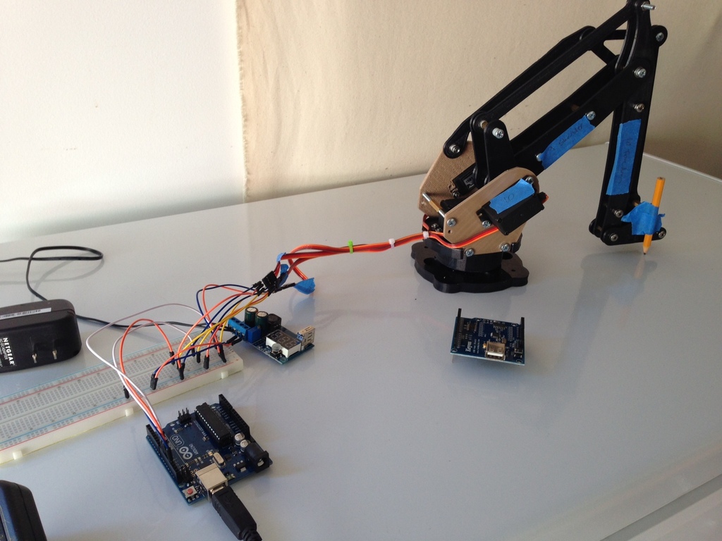 Lite Arm - Открытый 3D-принтованный роботизированный манипулятор