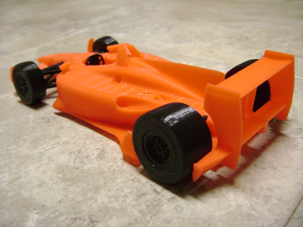 Модель Индикара Lola B12/00 и B12/01