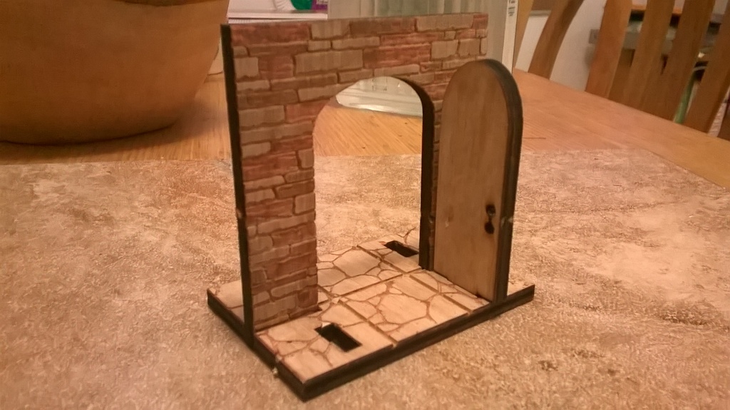 Миниатюрные открытые дверные проемы для настольных игр