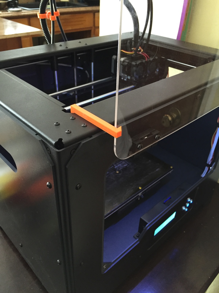 Клипса для открытой двери 3D-принтера