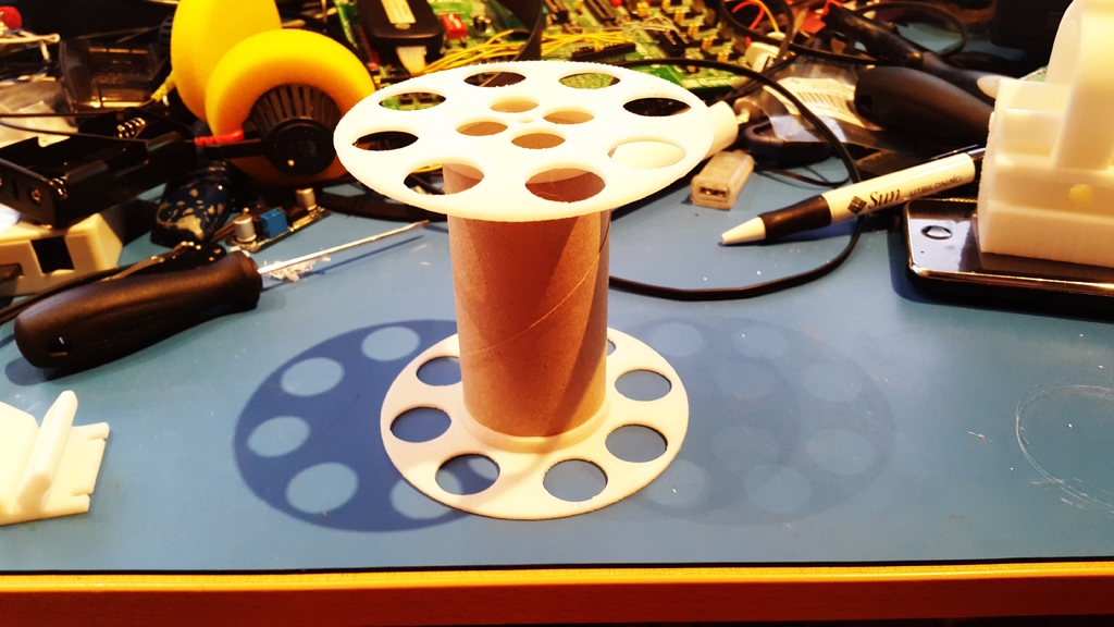 Катушка для провода из картона туалетной бумаги V2