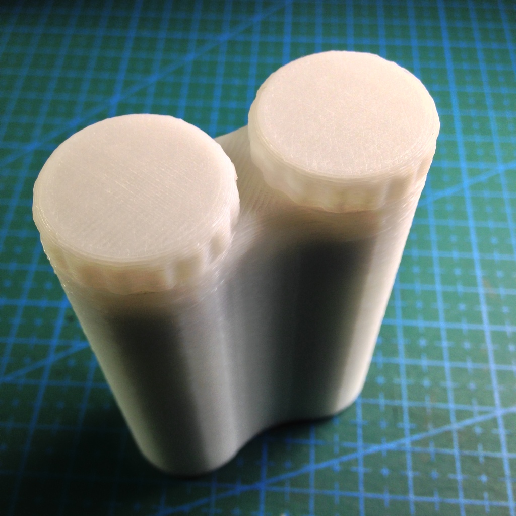 Контейнер для двух батарей 18650