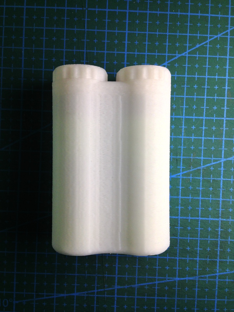 Контейнер для двух батарей 18650