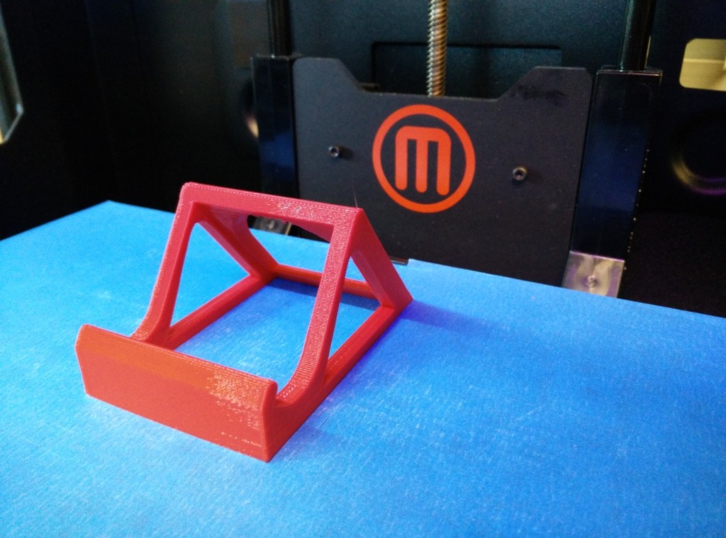 Устойчивый стенд для смартфонов с открытой спинкой