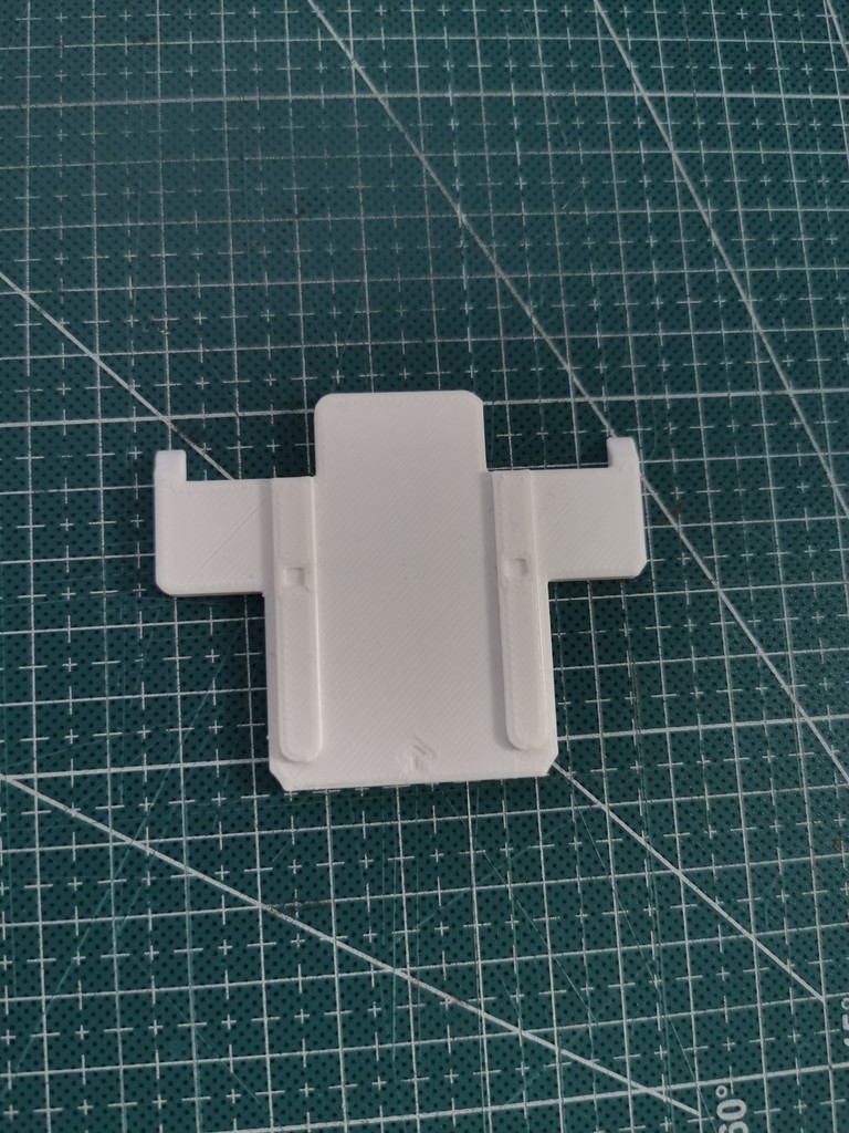 Ключ для снятия навигационного блока Mercedes Becker MAP PILOT