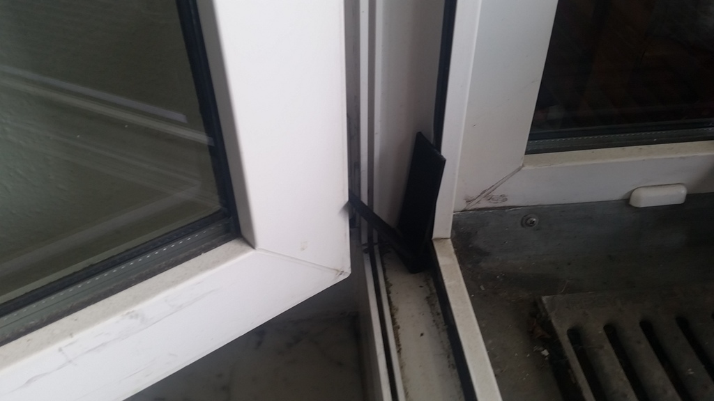 Держатель для открытой двери