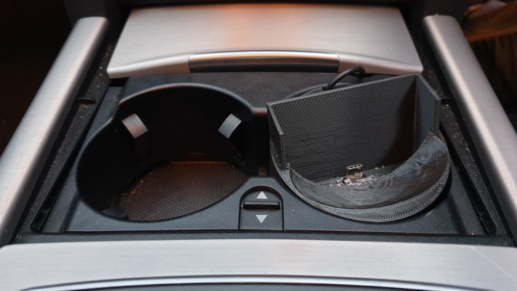 Держатель для телефона в подстаканник Mercedes