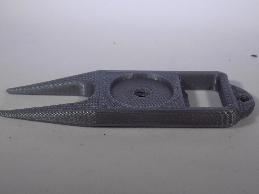 Многофункциональный инструмент для гольфа на брелоке