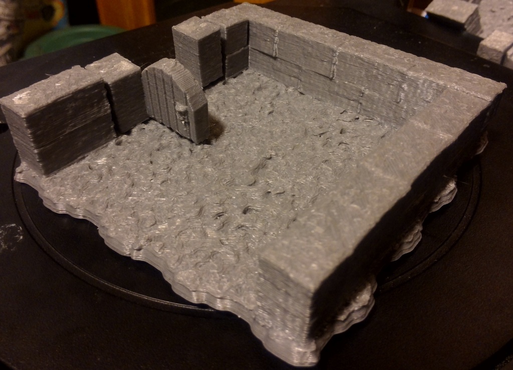 Открытая дверь подземелья