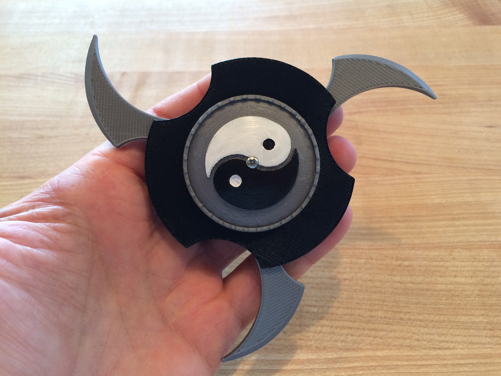 Звезда с тремя лопастями и шестернями