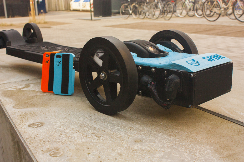 Модель Spine от Faraday Motion для электрического скейтборда