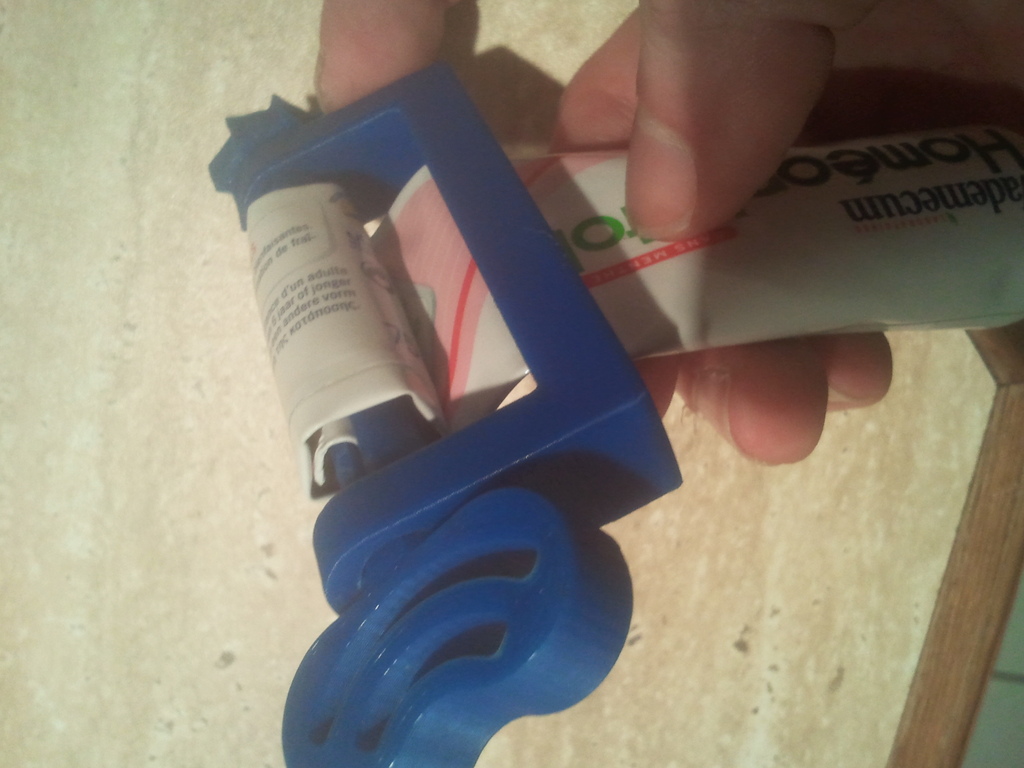 Ролик для стабилизации тюбика пасты (открытое кольцо)