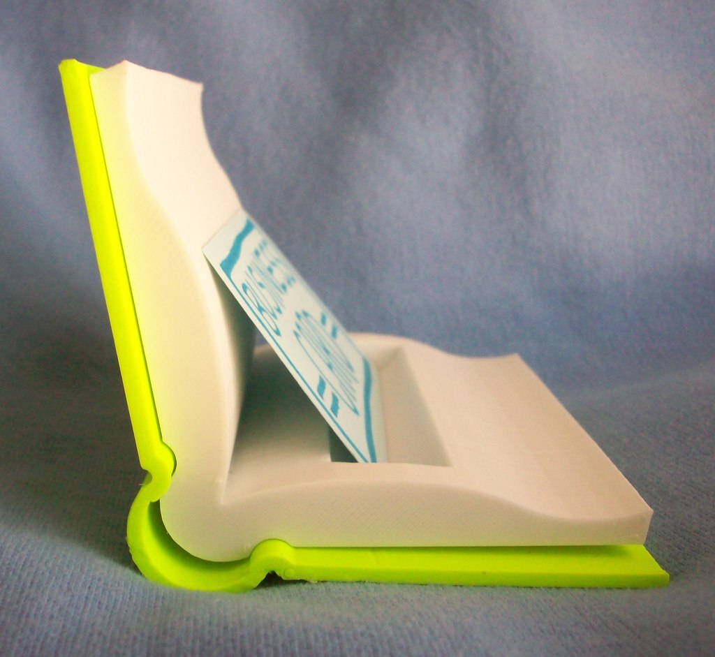 Держатель визиток в виде открытой книги