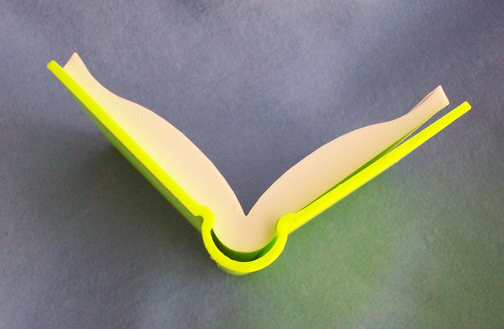 Держатель визиток в виде открытой книги