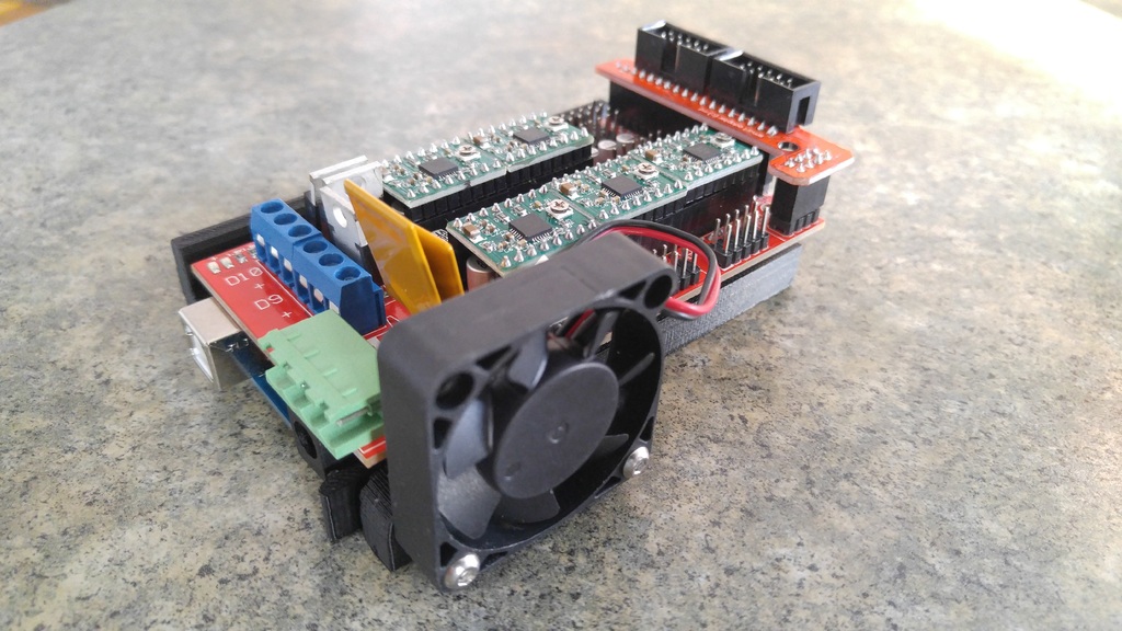 Крепление для Arduino с вентилятором для 2020 Open Beam