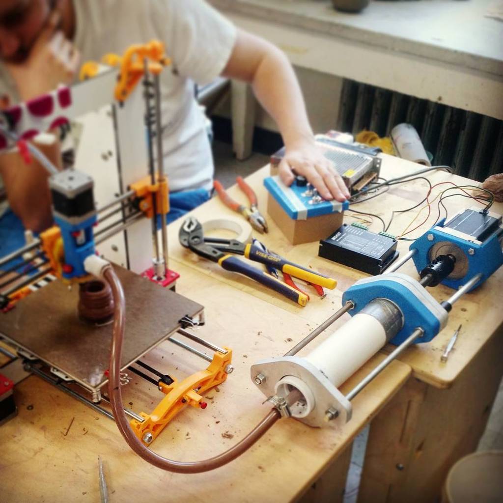 Экструдер для глины Bricoleur