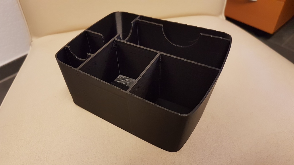 Практичный органайзер для подлокотника Astra K