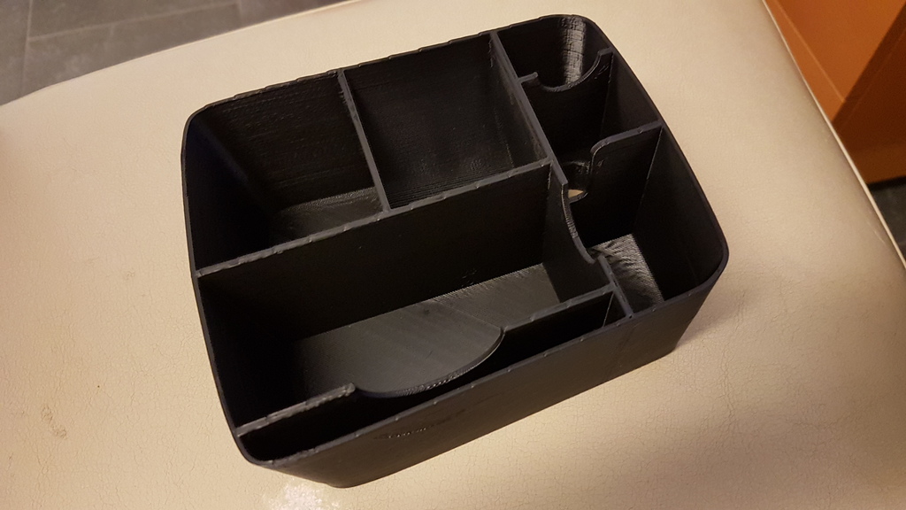 Практичный органайзер для подлокотника Astra K