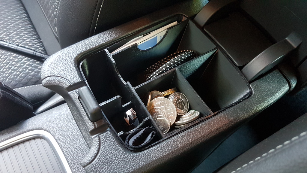 Практичный органайзер для подлокотника Astra K