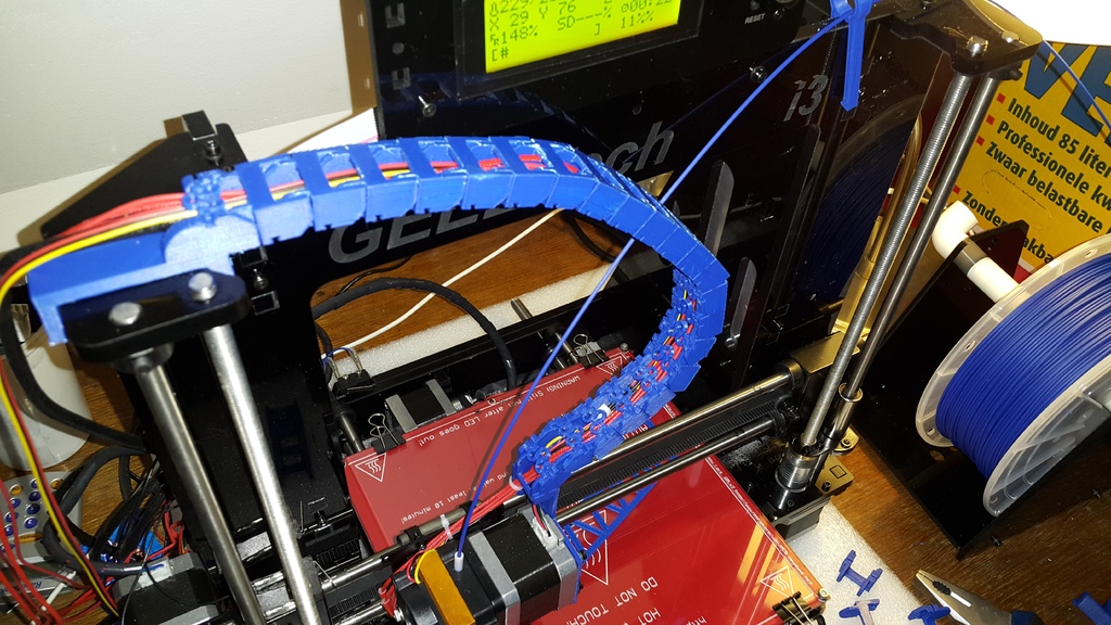 Двусторонняя открытая цепочка для кабелей