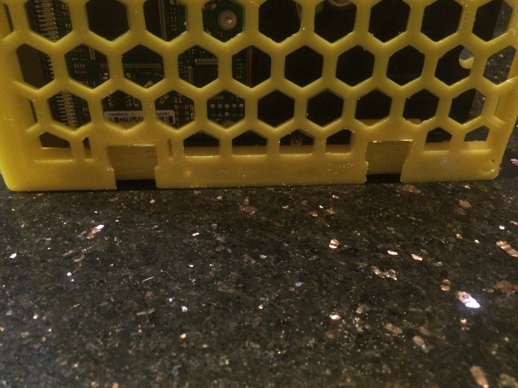 Модульный NAS с штабелируемыми корзинами для HDD 3.5 SATA