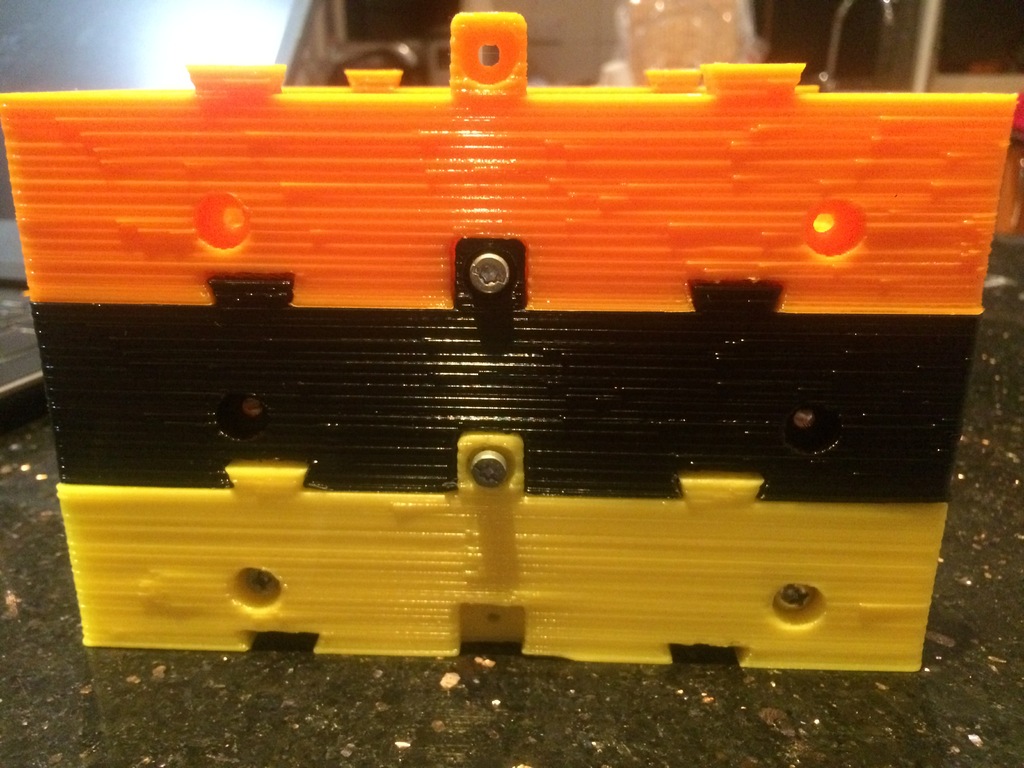 Модульный NAS с штабелируемыми корзинами для HDD 3.5 SATA