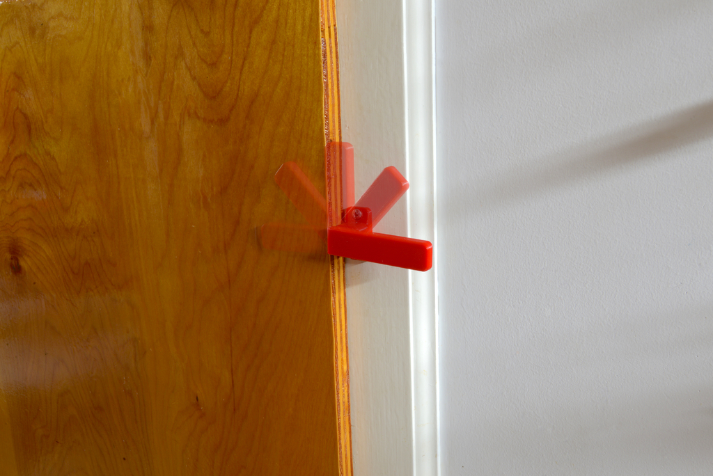 Замок для дверей шкафа