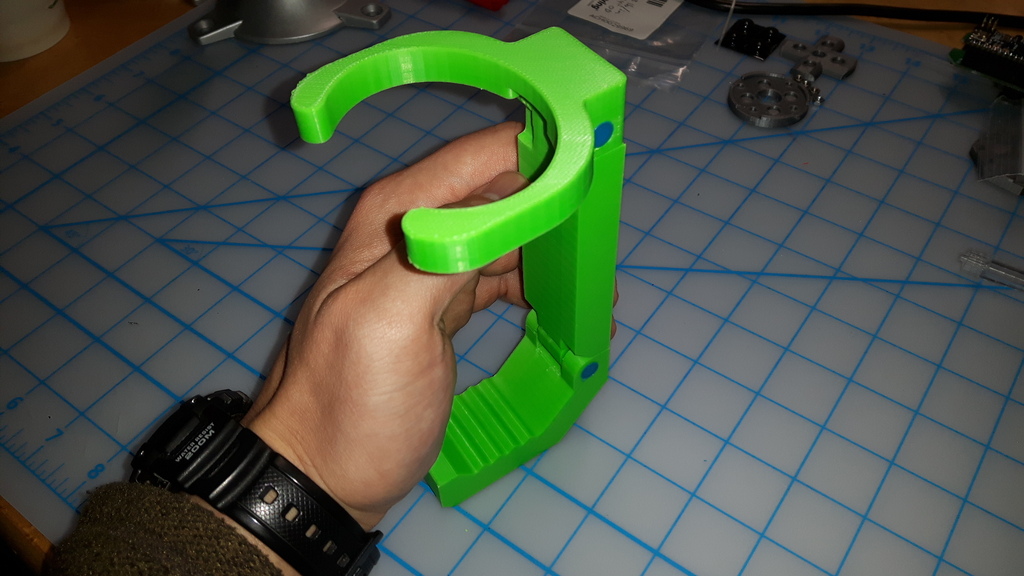 Универсальный держатель для сумок