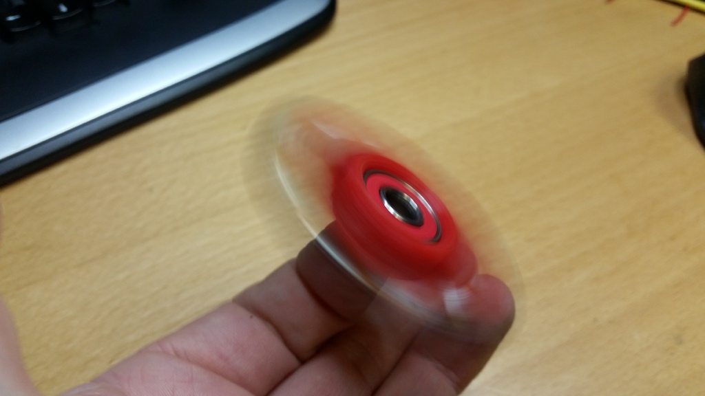 Открытый колесный фиджет-спиннер с четырьмя подшипниками