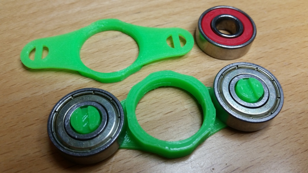 Трехподшипниковый спиннер с открытыми колесами