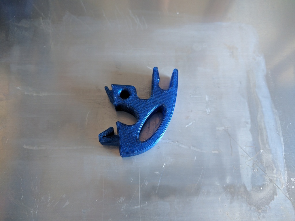 Клипса для держателя капота Corsa C