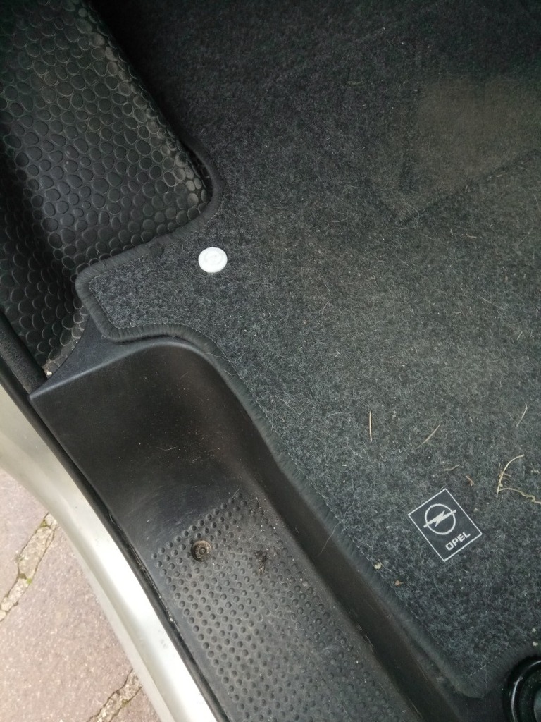 Фиксатор для ковриков Opel Vivaro