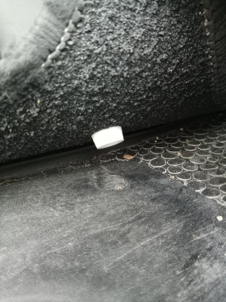 Фиксатор для ковриков Opel Vivaro