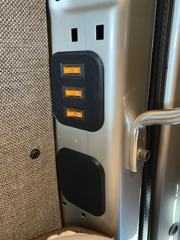 Выключатель на D-колонне Mercedes Sprinter